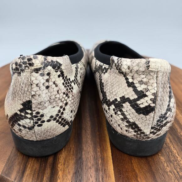 Clarks Flats Women's 12 M Snake Print Leather Un Darcey Slip On Comfort Shoes - Picture 4 of 8